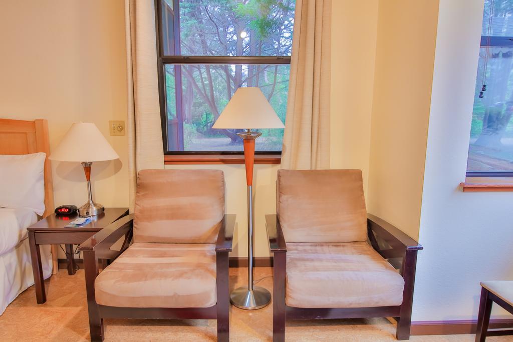 Mendocino Inn & Spa Little River Room photo